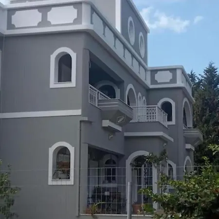 - 1st Floor Villa
